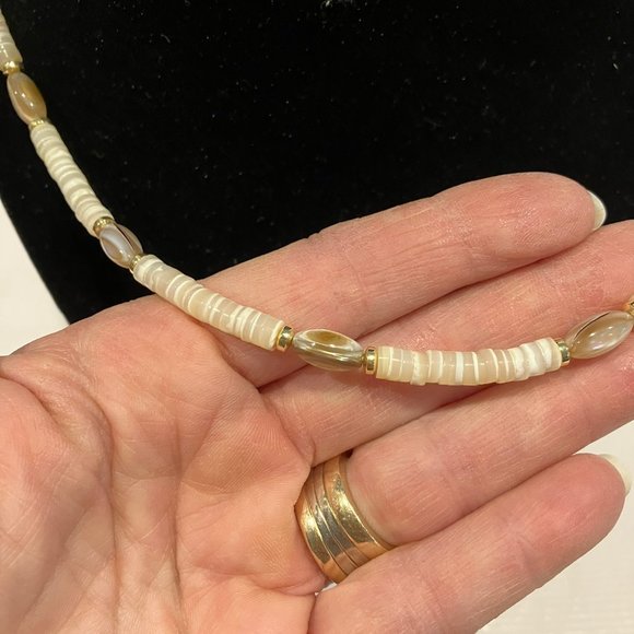 Gorgeous Genuine Heishi Shell Choker gold accents Unisex 18.5 ins Magnetic Clasp - Picture 8 of 9